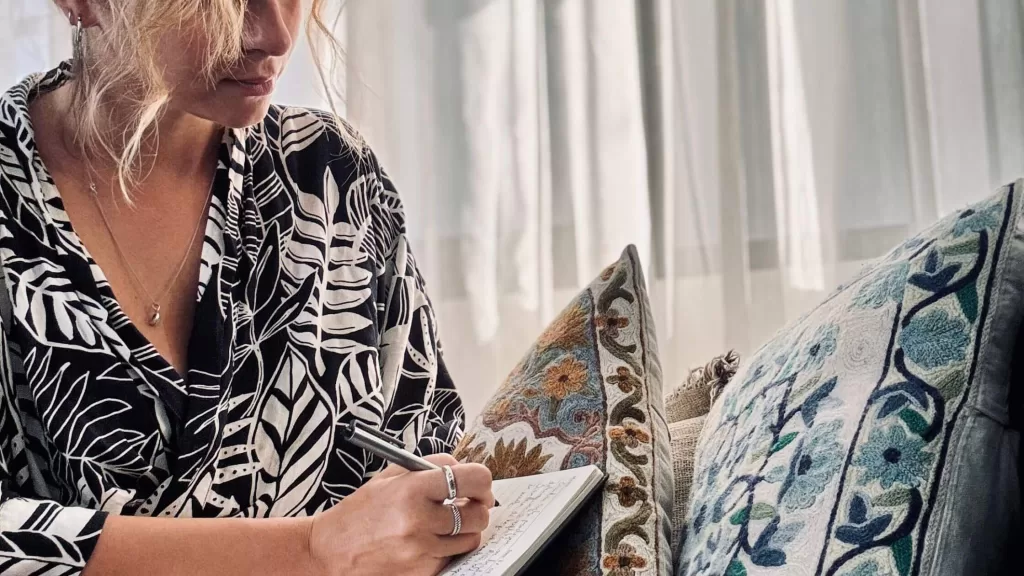 7 Powerful Frameworks for Journaling for Self-Discovery (The Complete Guide to Emotional Healing)