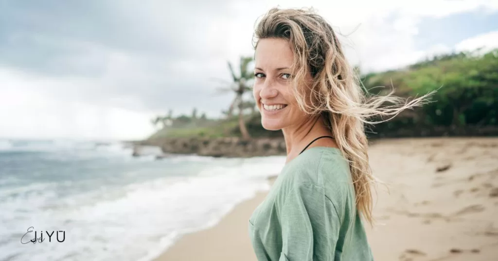 Woman journaling for life audit reinvention | reinvent yourself at 30