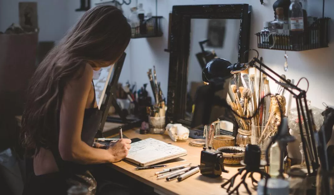 Finding Your Artistic Voice When You Don’t Feel Like an Artist: 7 Grounded Steps to Creative Expression